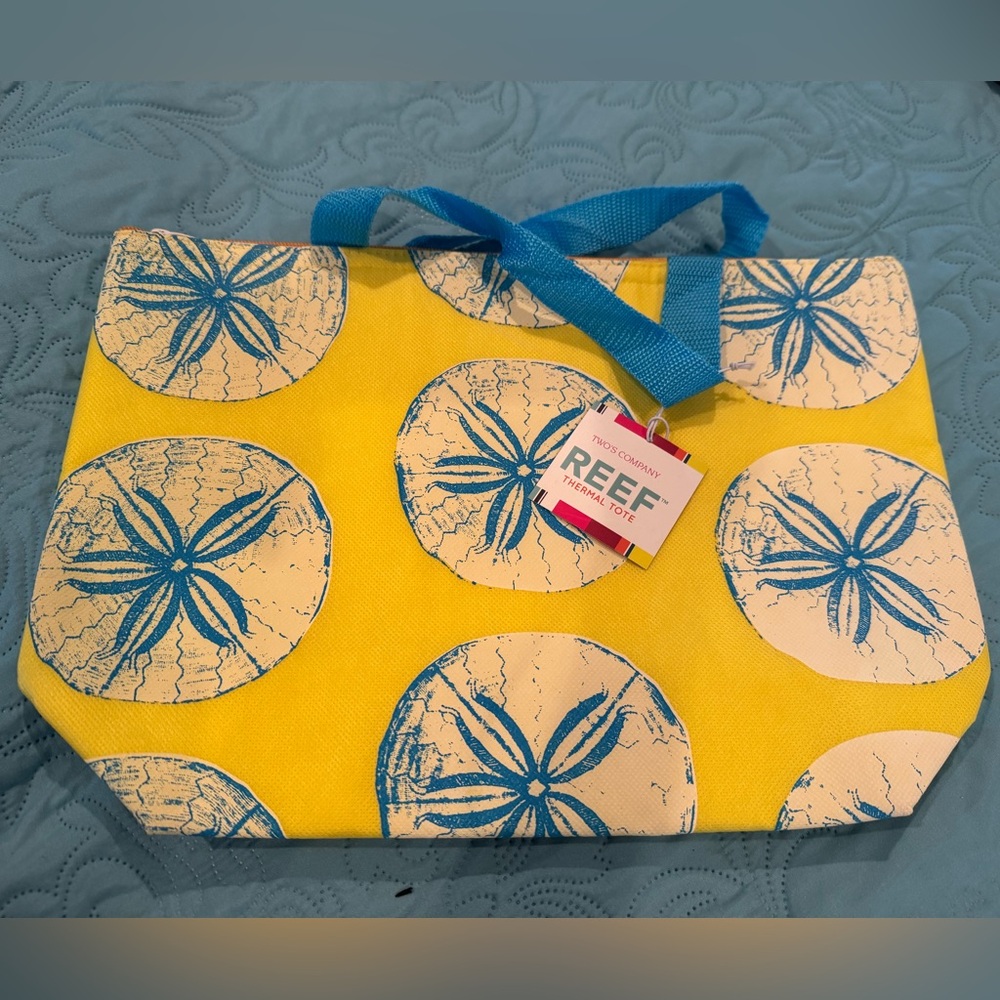 Two’s Company Reef Thermal Tote. Keep your hot things hot and cold things cold!